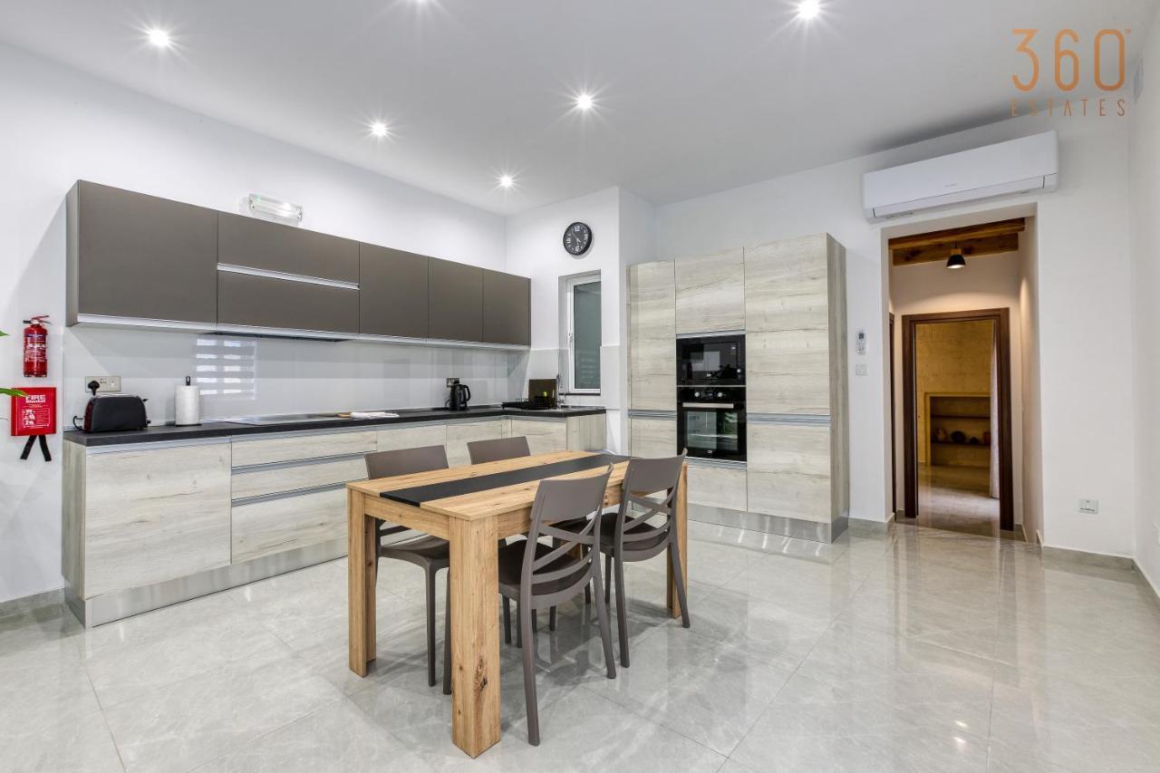 A Lovely 1Br Home With Balcony Just Off The Coast By 360 Estates Saint Julian's Eksteriør bilde